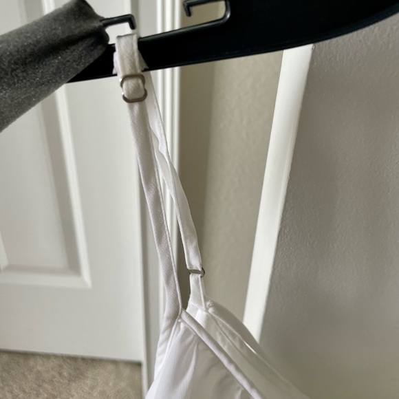 Gianni Bini new without tags white silky camisole - Picture 7 of 8